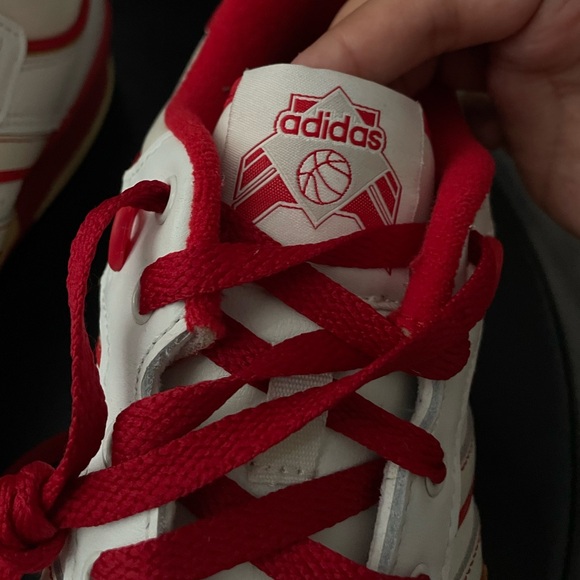 ADIDAS Rivalry Red Lows Men’s size Us 7.5! - Picture 5 of 6